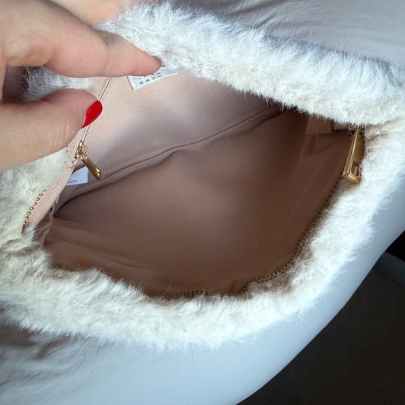 A New Day Elegant White Faux Fur Shoulder Bag - Picture 3 of 6